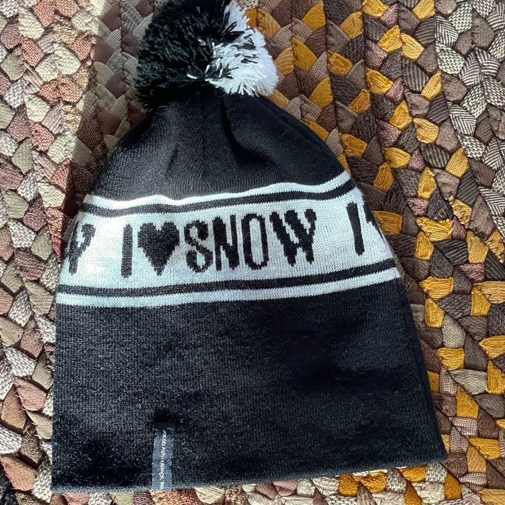 Unisex “I 🖤 Snow” Beanie with Pom Pom
